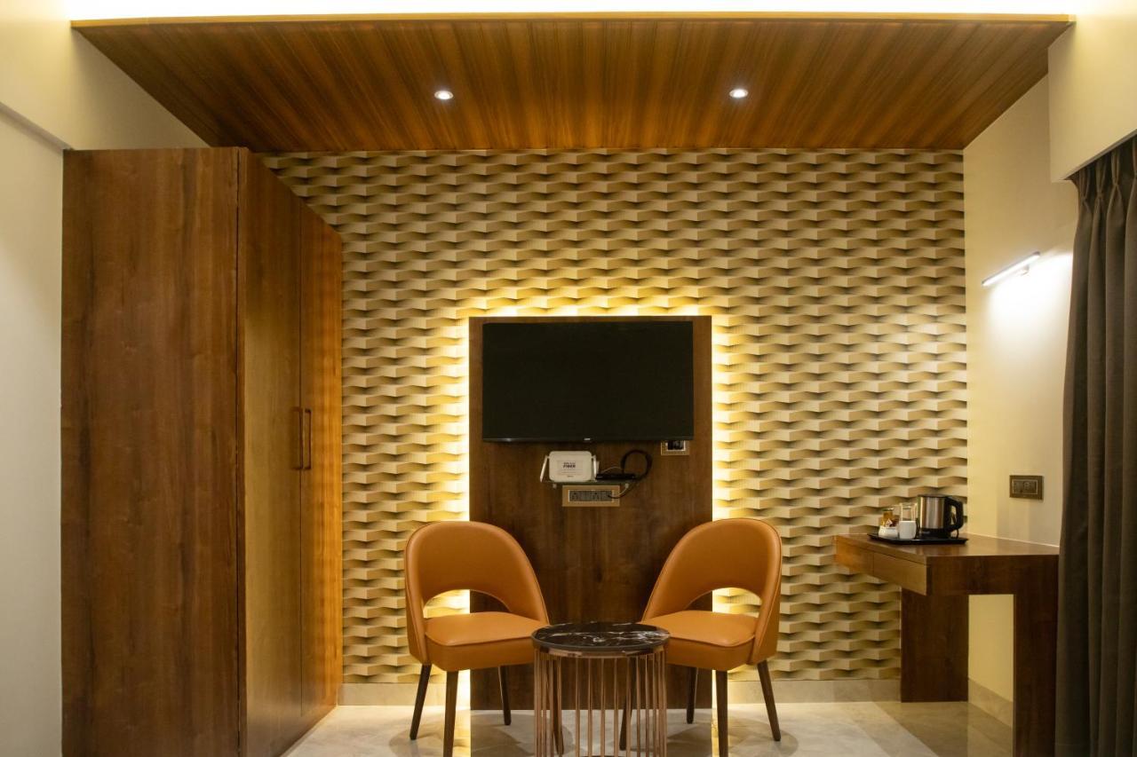 The Majestic Boutique Hotel Мумбай Екстериор снимка