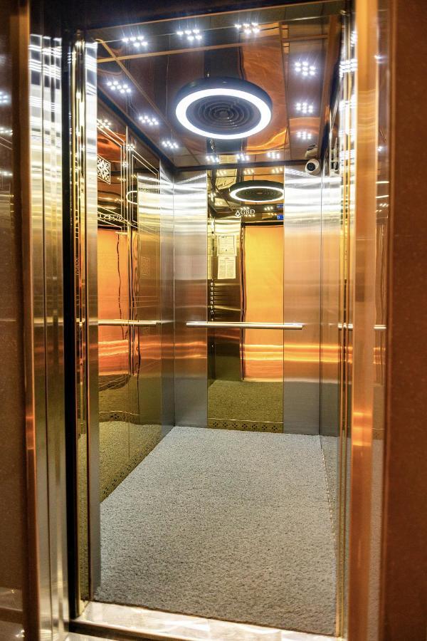 The Majestic Boutique Hotel Мумбай Екстериор снимка