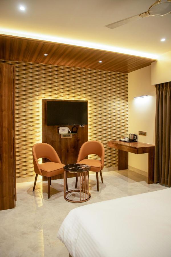 The Majestic Boutique Hotel Мумбай Екстериор снимка